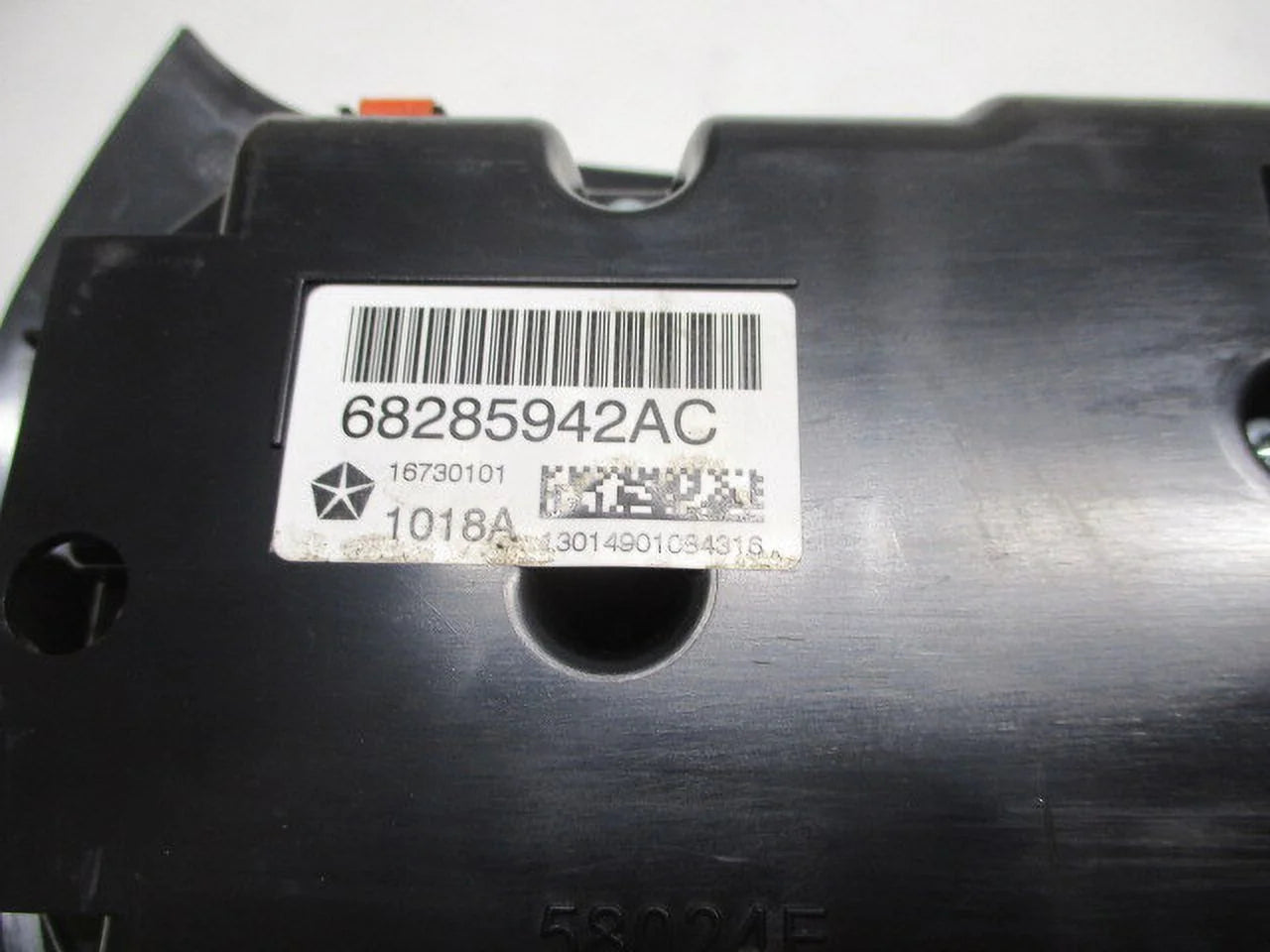 Pre-Owned 19 20 21 22 Jeep Cherokee Automatic Climate AC Heater Temperature Control OEM (Good)