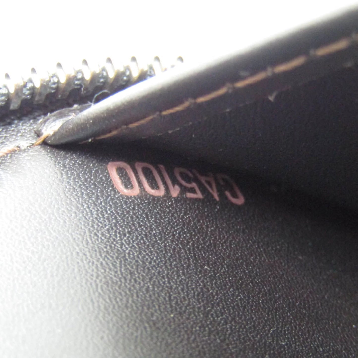 Pre-Owned Louis Vuitton Utah Zippy Organizer M97025 Men's Utah Leather Long Wallet (bi-fold) Coffee (Good)